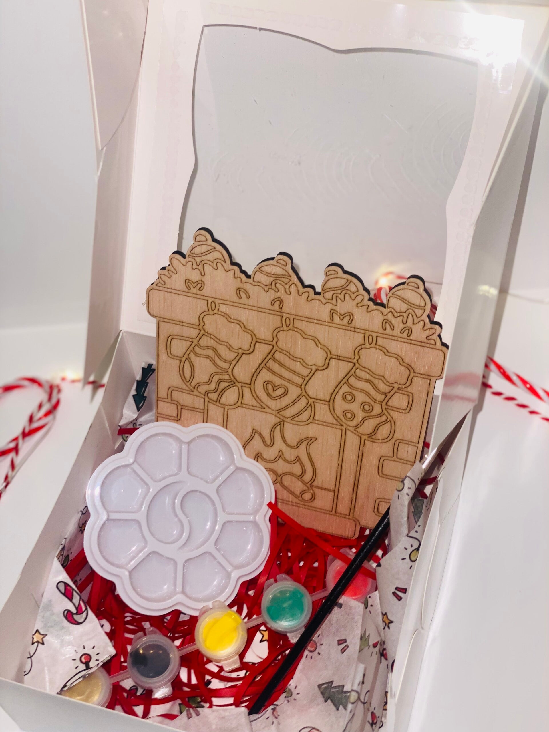 Houten Kerstornament Knutselset – DIY Verfset voor Kinderen – Kerst Openhaard, – Creatief Knutselcadeau – Inclusief Verf & Kwast – Crafted Creations