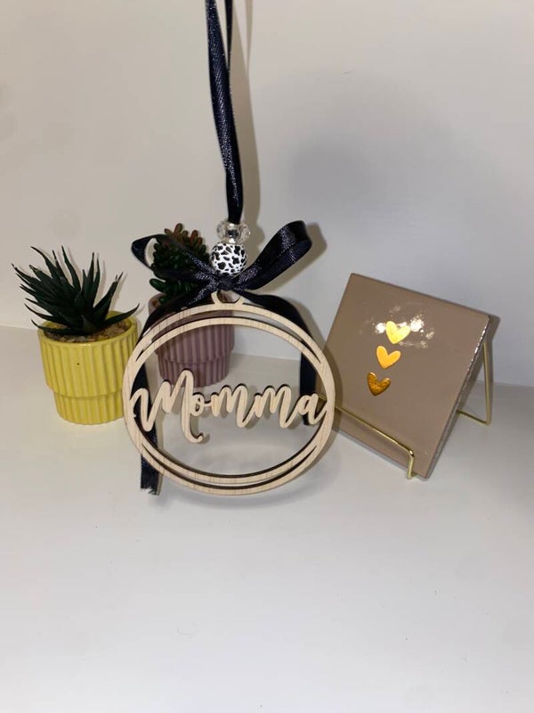 Stijlvolle Mama Auto Hanger – Lasergegraveerd & Versierd Cadeau