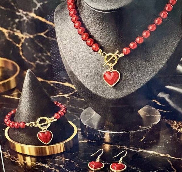 Juego de 3 piezas con Cuentas Rojas en Forma de Corazon