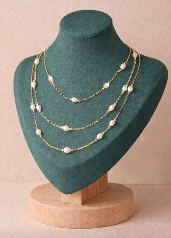 Collar de capas con un estilo elegante