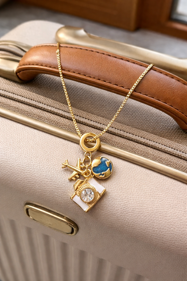 Collar vamos por el mundo.