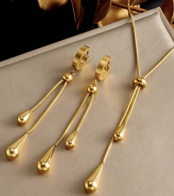 Set de Aros y Cadena chapado en Oro