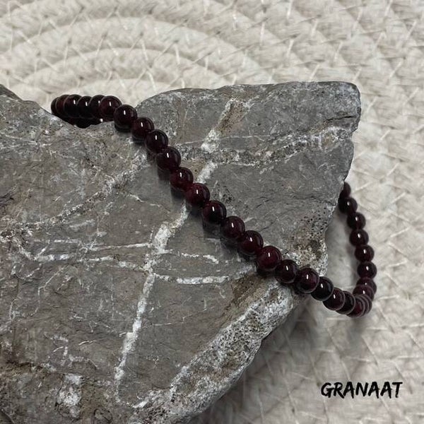 Armband Granaat 4 mm