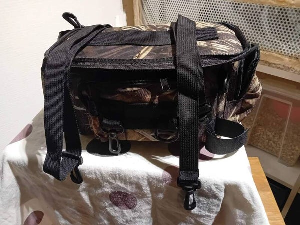 predator xl bag met verschillende  opberg ruimte aan de zijkant