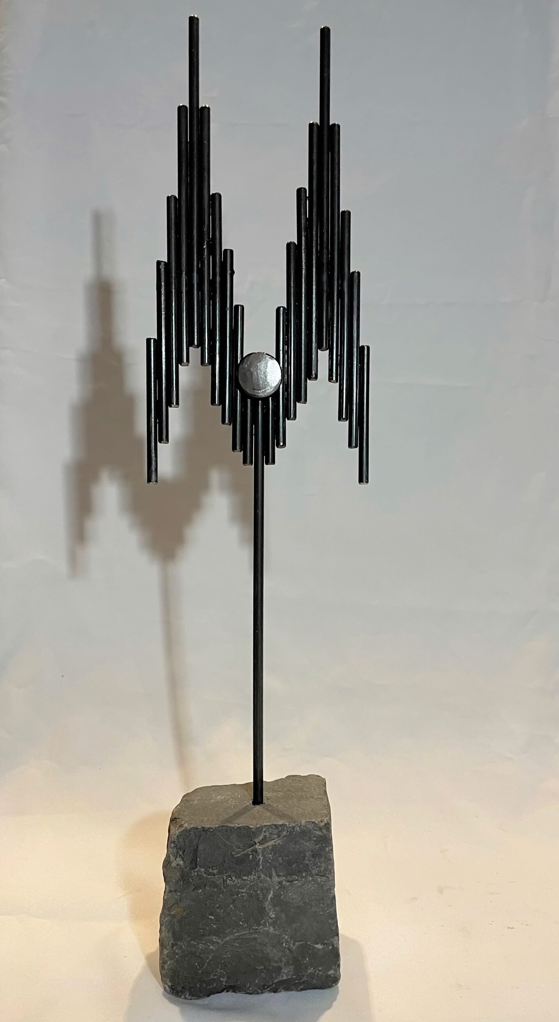 abstrakte Stahlstab-Skulptur "fliegender Engel"