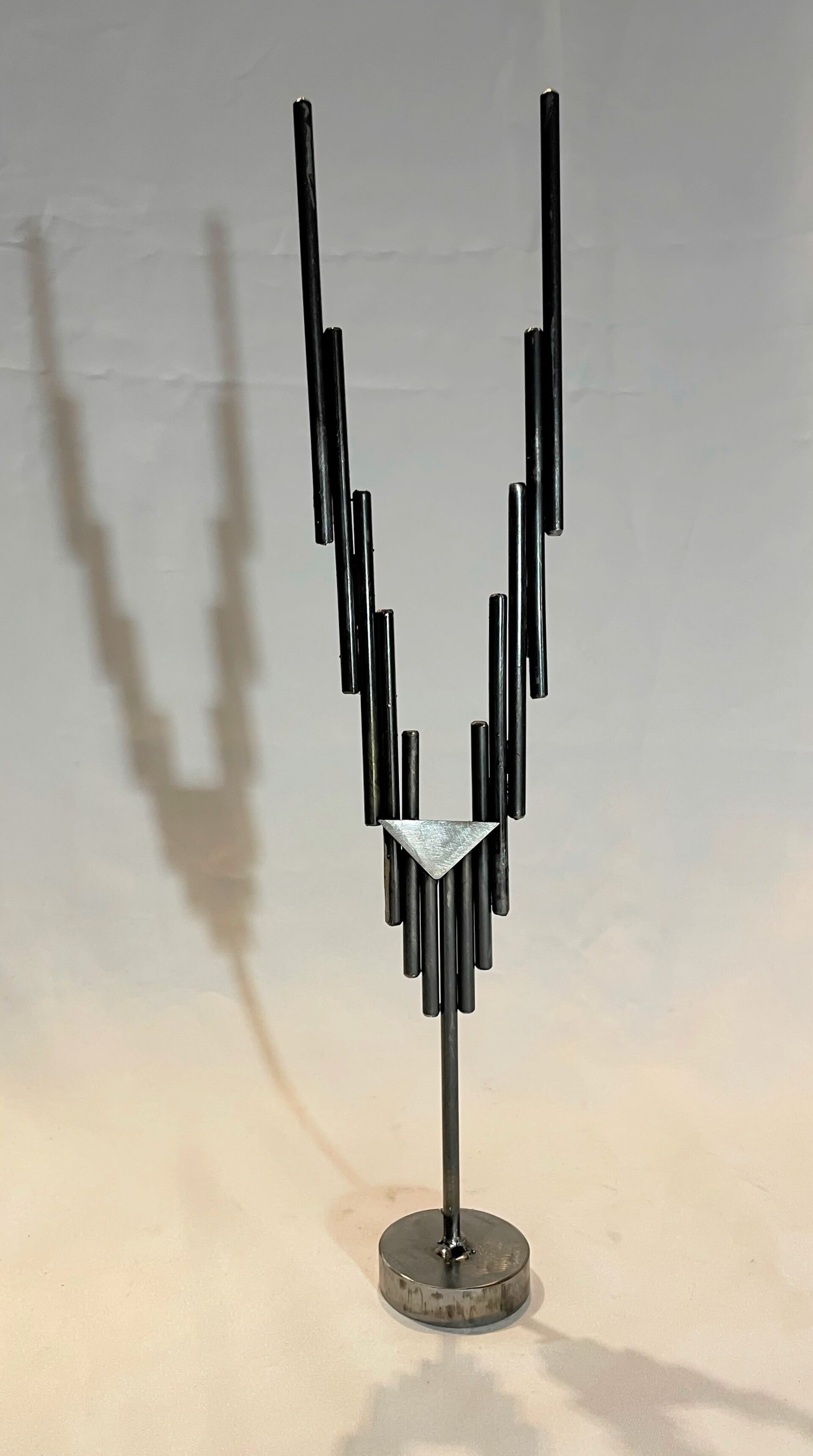 abstrakte Stahlstab-Skulptur "hoher Engel"