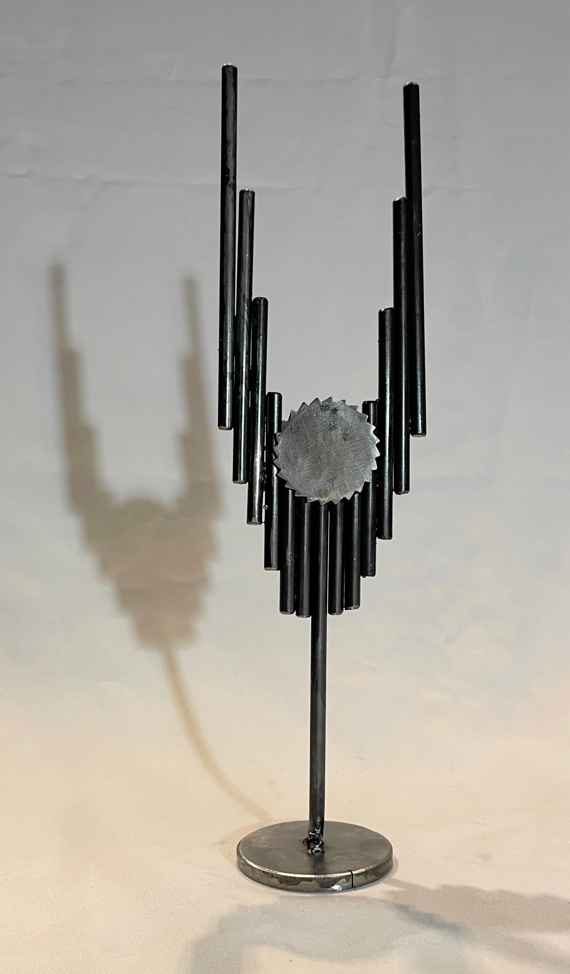 abstrakte Stahlstab-Skulptur "kleiner Engel"