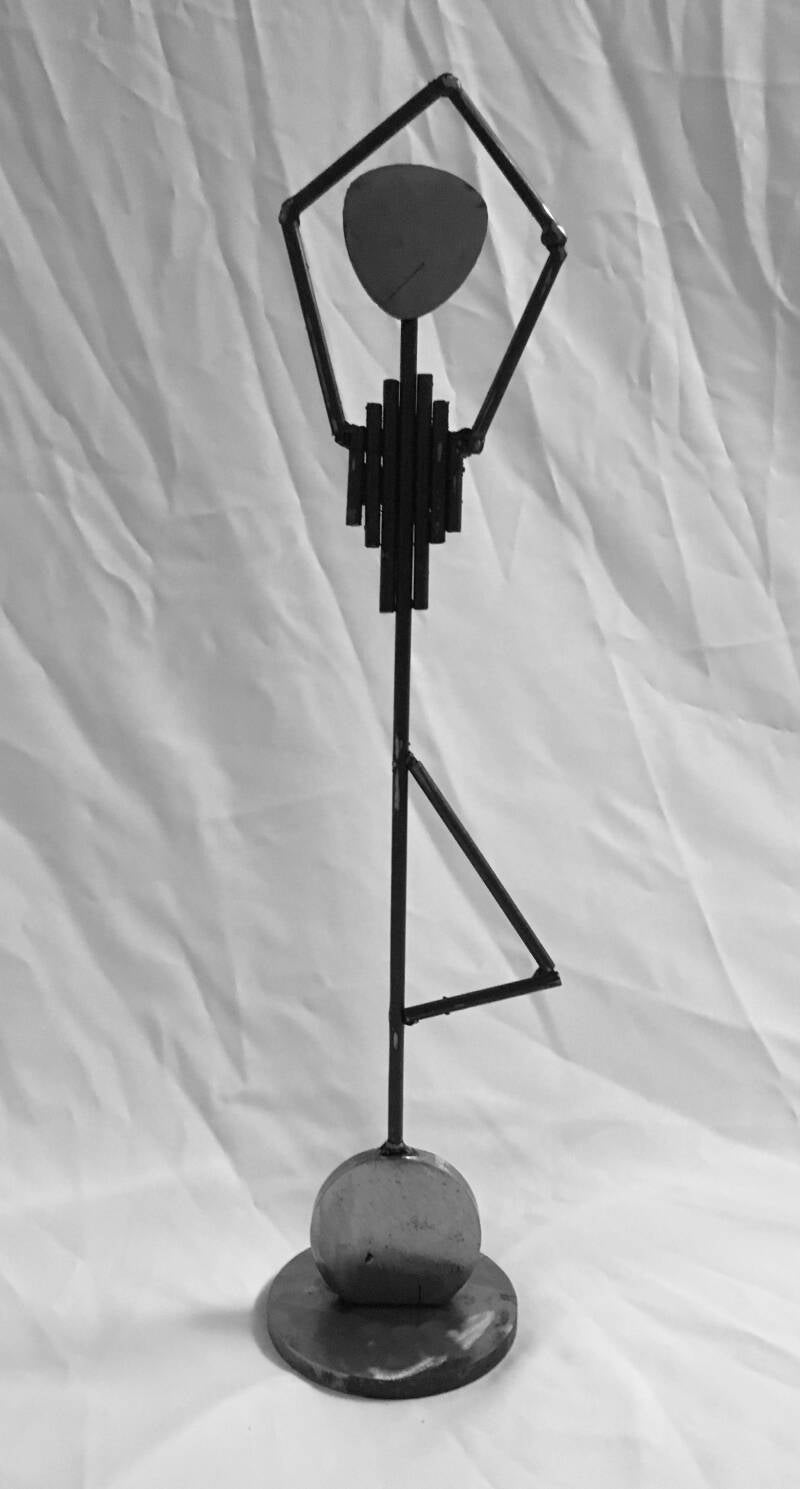 stahl-skulptur-figur-balance-kunst-unikat-stahlstab-standard.jpg