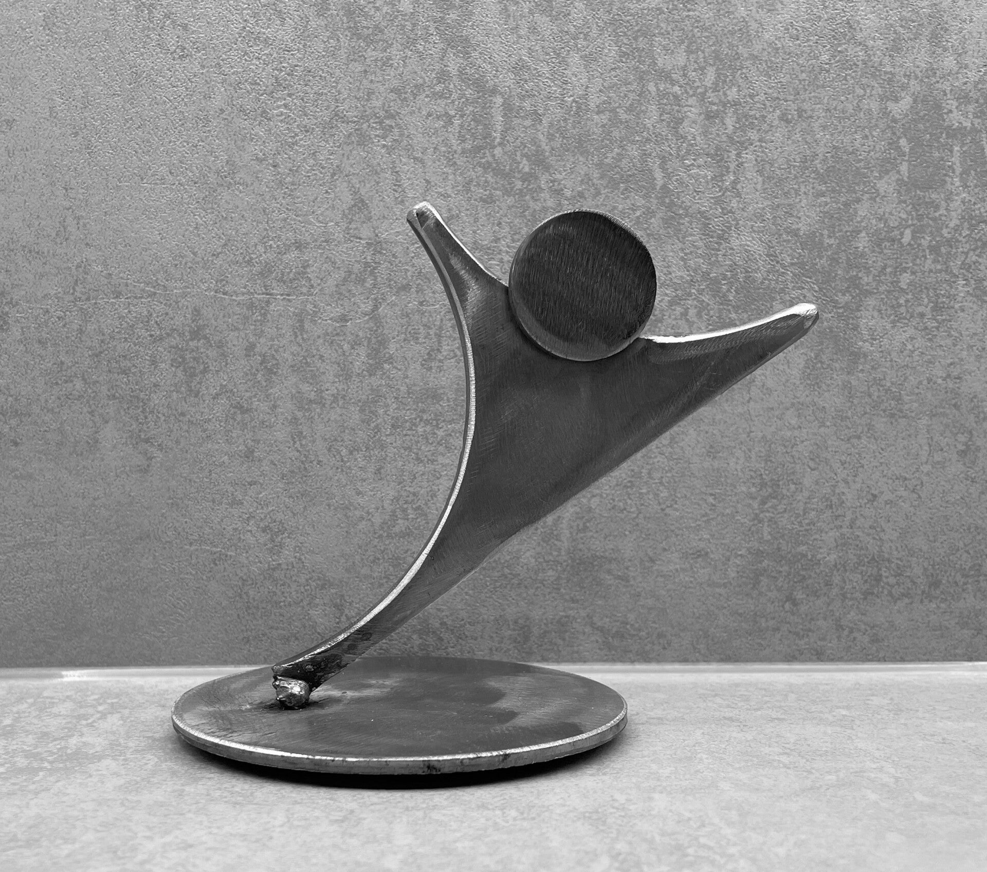 abstrakte Stahl-Skulptur "Tänzer 14"
