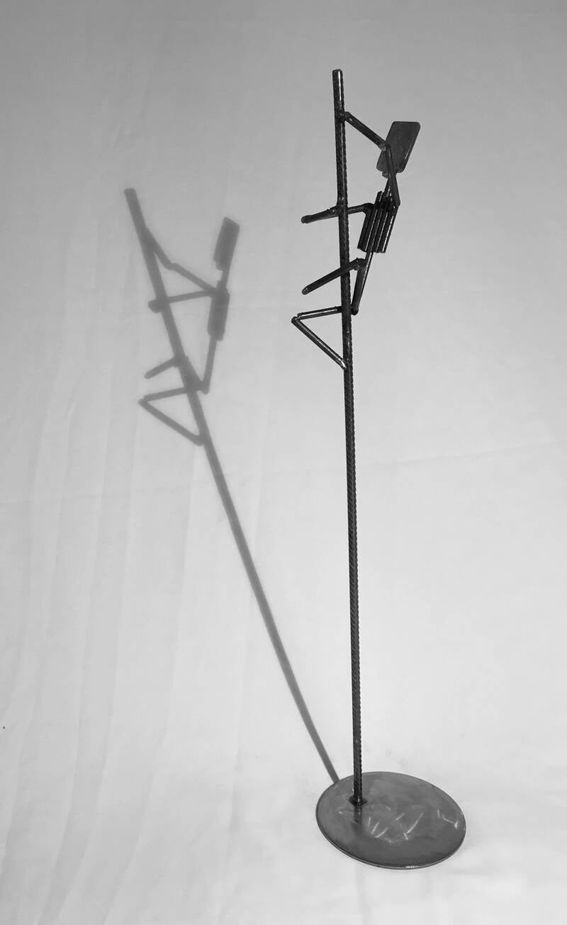 stahl-skulptur-unikat-kunst-stahlstab-balance-standard-y3kvht.jpg