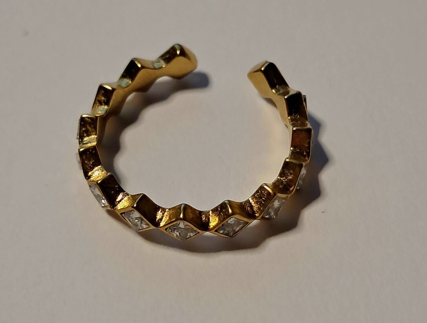Gouden ring met diamantjes