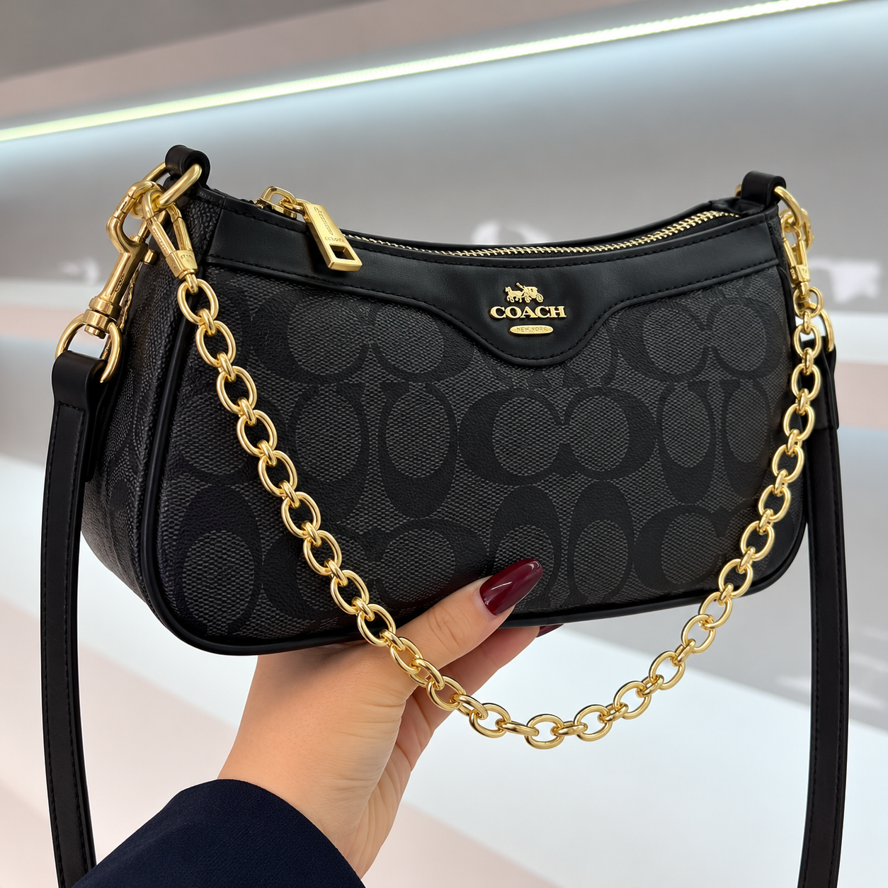 Designer inspired bag. Black