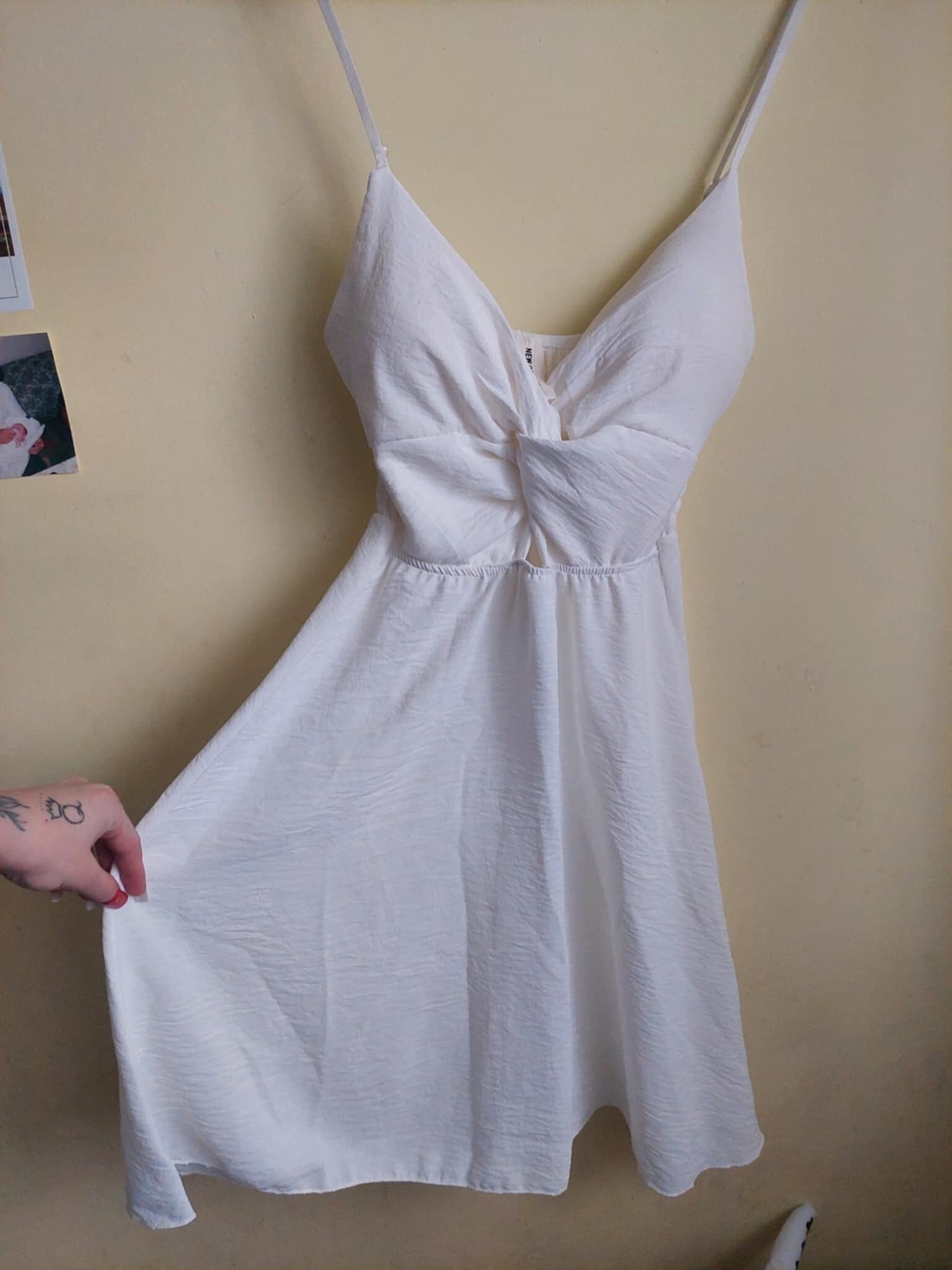 Biała Sukienka Na Ramiączka S