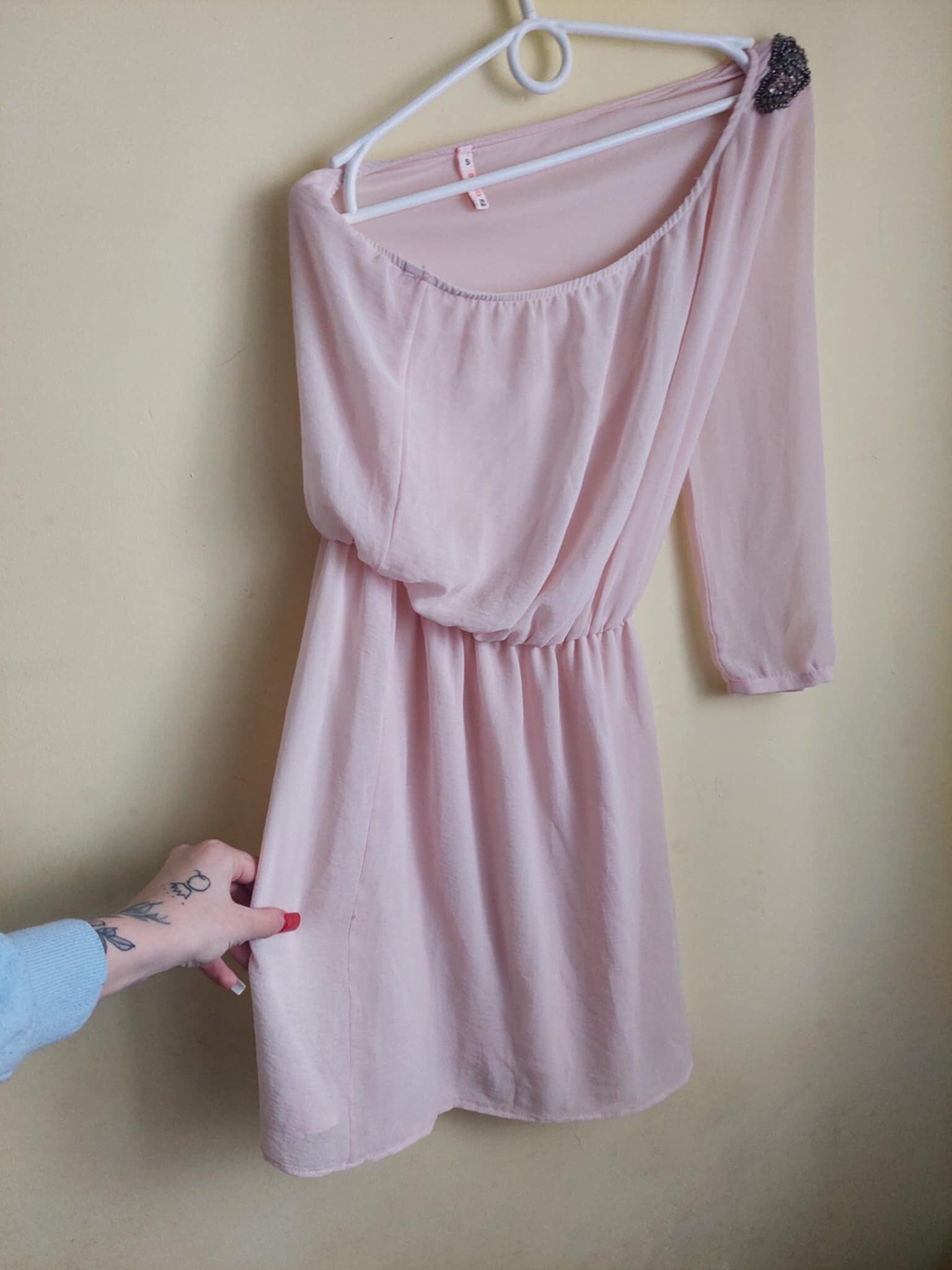 Sukienka Asymetryczna Na Jedno Ramię S