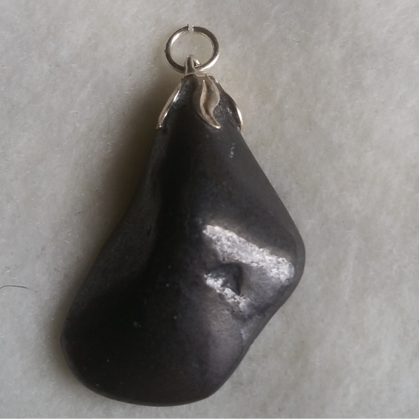 Shungite hanger nr568