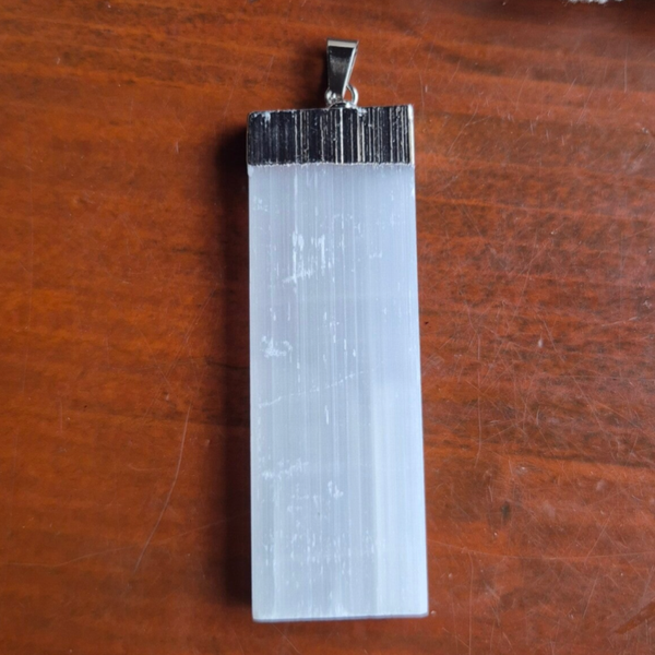 Seleniet hanger nr2890