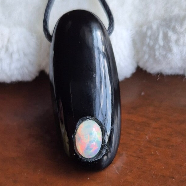 Opaal in onyx hanger nr2725