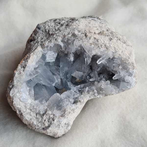 Celestien celestiet nr1718