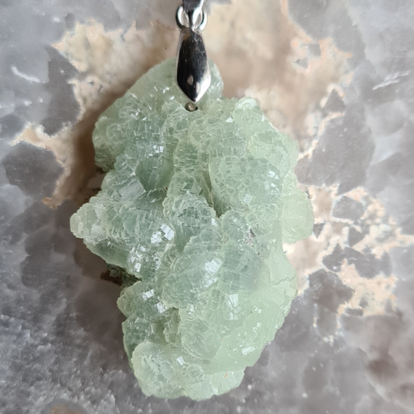 Prehniet hanger nr1268