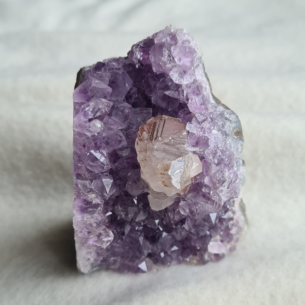 Amethist cluster nr2012