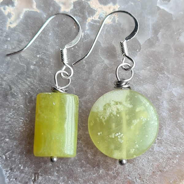 Jade oorhangers nr1096