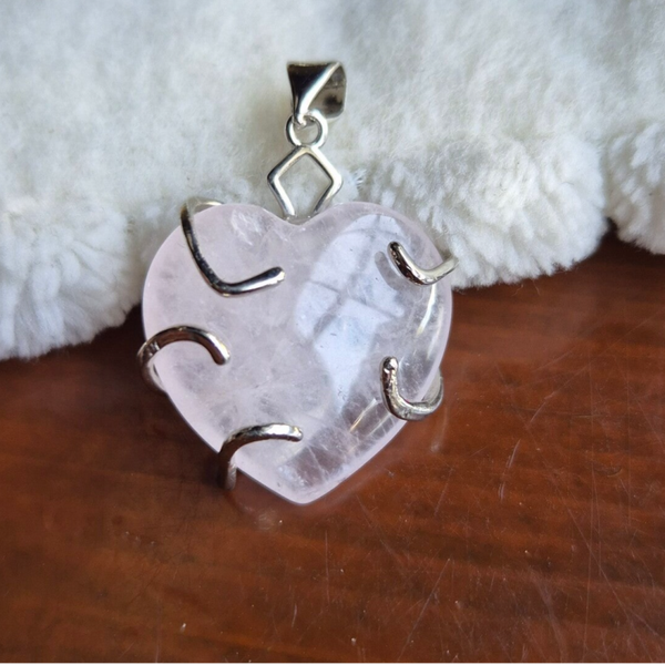 Rozenkwarts hartje hanger nr2788