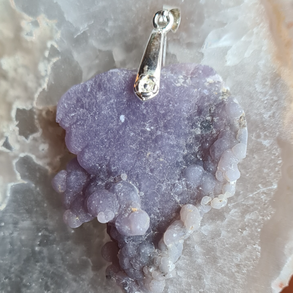 Druifagaat, chalcedoon, hanger nr1149