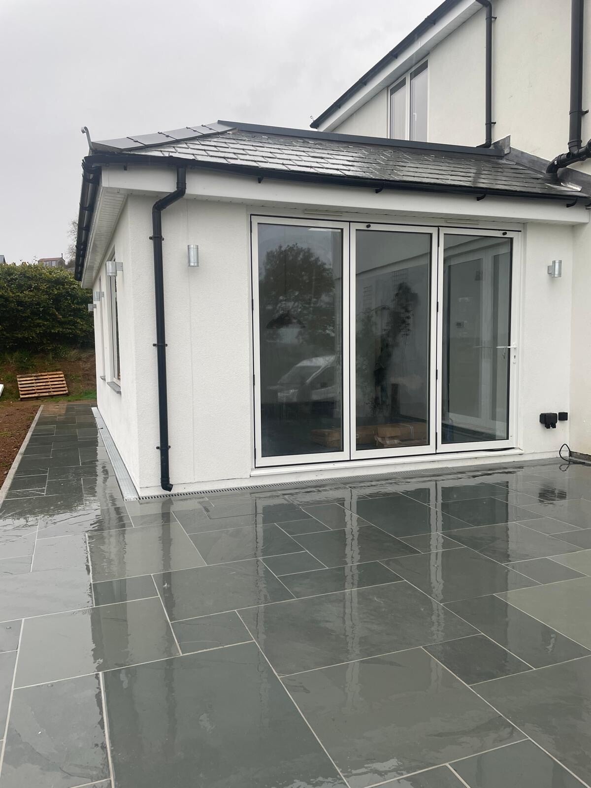 bi fold doors, side extension and slabbing