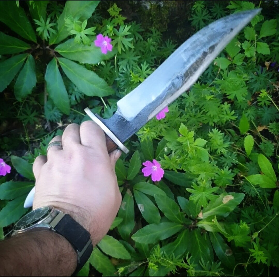 Mercenary bowie