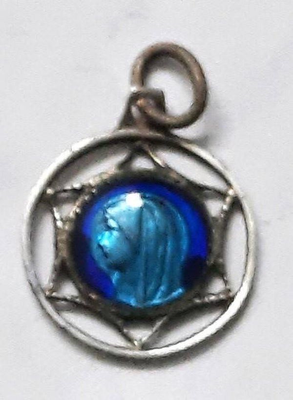 Antieke Franse zilveren Lourdes medaille met blauw emaille