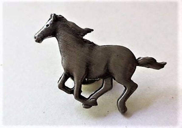 Paard in galop broche steekbroche JJ Jonette Artifact