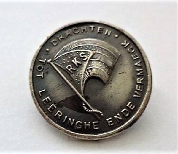 Broche RKS Drachten Tot leeringhe en de vermaeck
