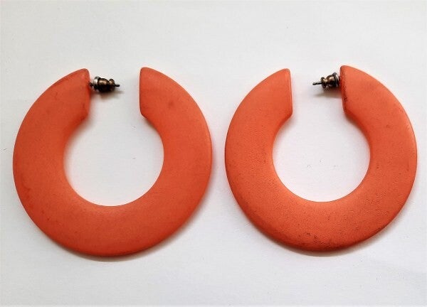 Grote oranje vintage Creolen – Resin / Kunststof