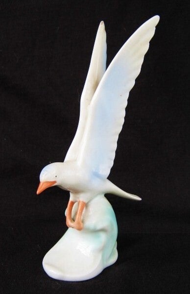 Hollohaza - Vintage porseleinen beeldje – Zeemeeuw op Golf