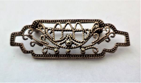 Mooie filigrain zilveren Art Deco broche met markasieten 925 HF en nog iets