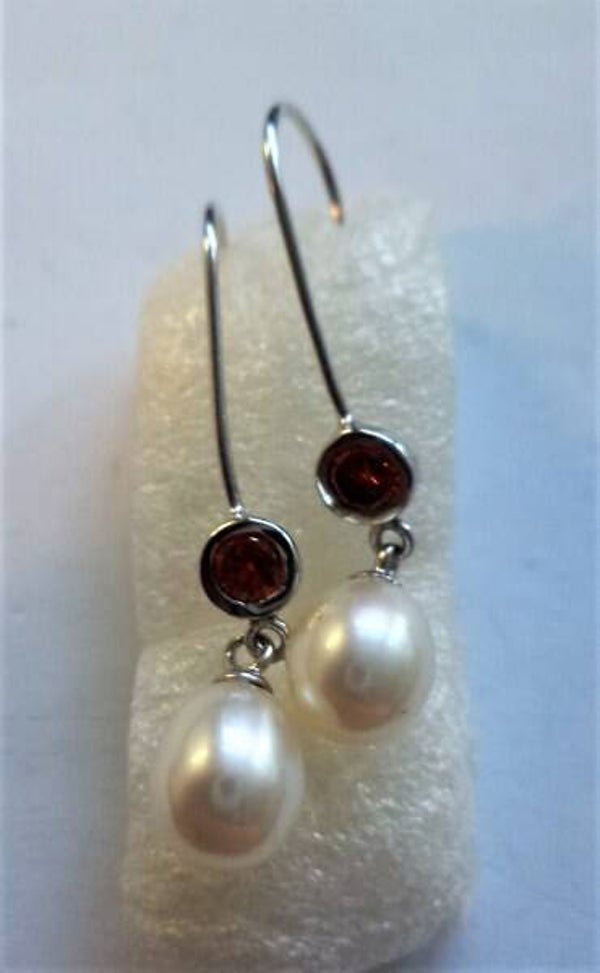 Nieuwe 925 zilveren oorbellen met granaat en zoetwaterparel