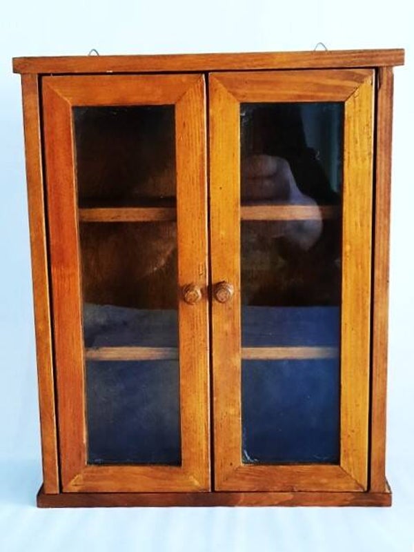 Prachtig houten Wandvitrinekastje,27 cm. In Topstaat!