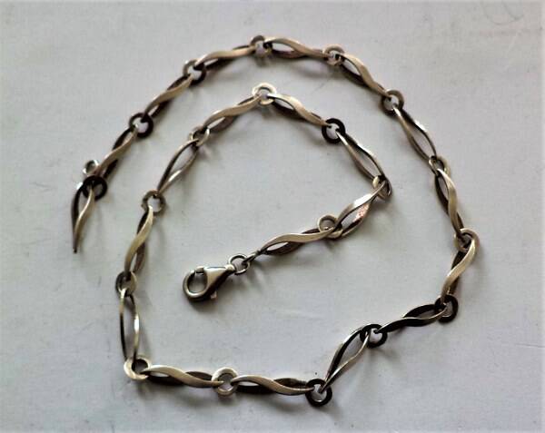 Prachtig zilveren collier Modernistisch design 43,5 cm