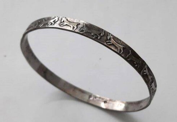 Prachtige zilveren armband met rondom geiten, 18 RYT