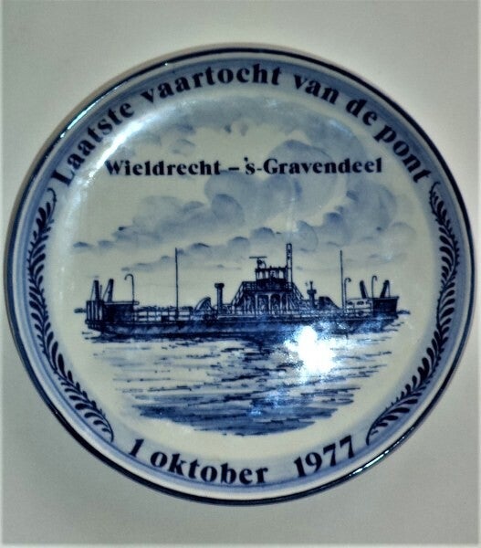 Uniek Gedenkbordje laatste vaartocht van pont Wieldrecht