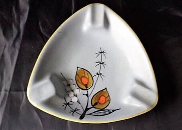 Vintage Flora Gouda "Palermo" Driehoekige Asbak / Schaaltje – Model 1104