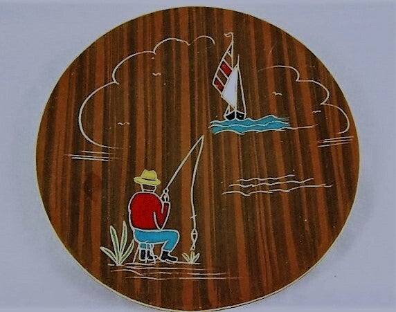 Vintage l Ancora bordje met vissertje en zeilboot