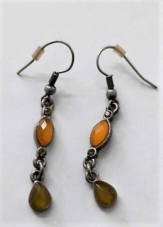 Vintage look oorbellen met Olijfgroene en Oranje steentjes