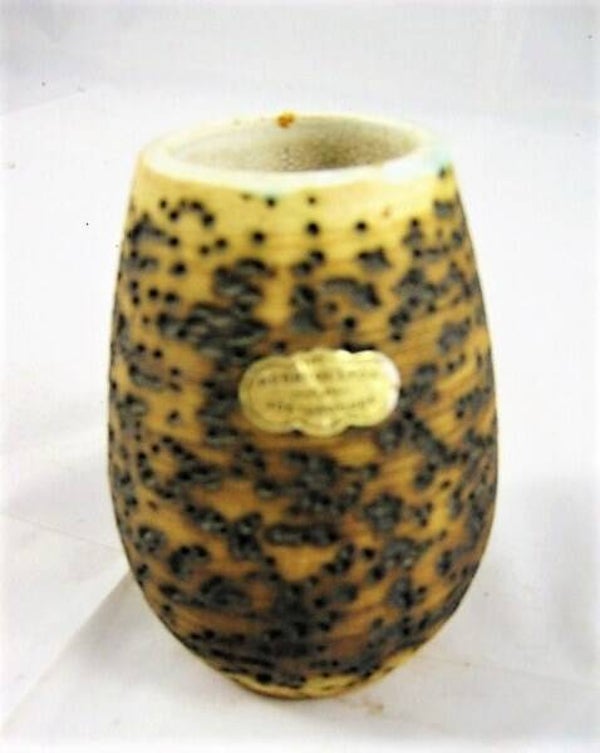 Vintage vaasje Gebr. Delfos Zoeterwoude. Berkenbast decor