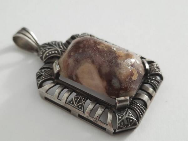 Prachtige grote zilveren hanger met agaat, 835