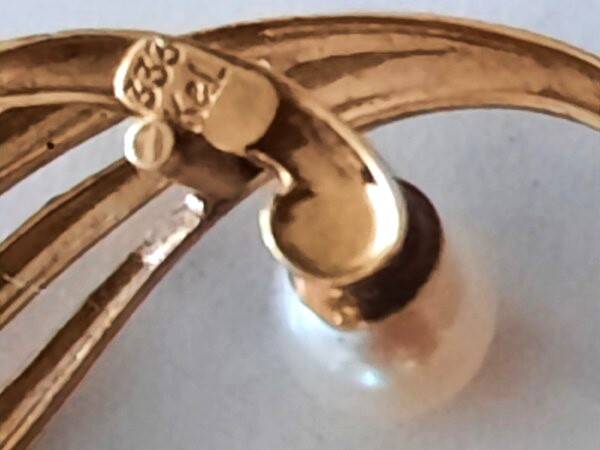 Prachtige vintage 8K Gouden broche met parel – Kordes & Lichtenfels