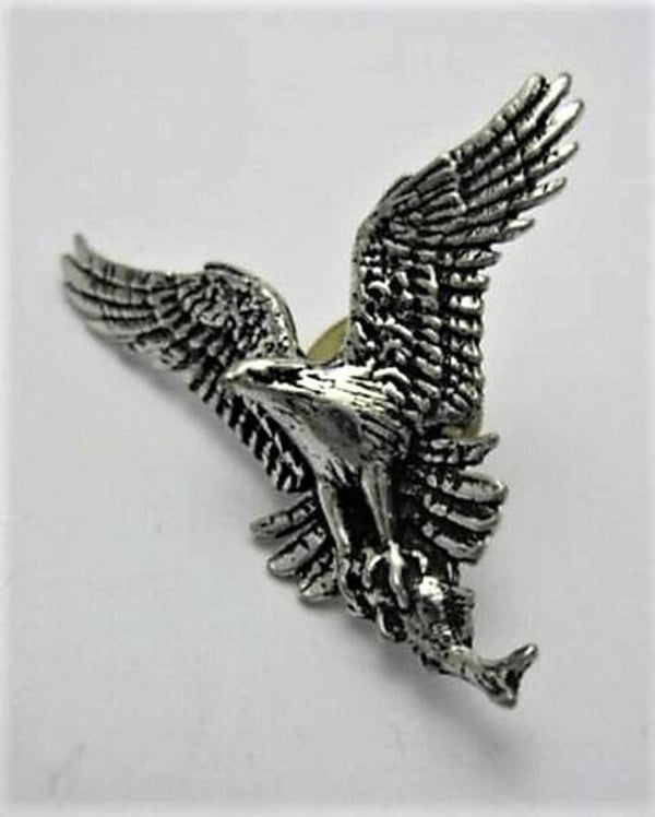 Visarend. A.R. Brown verzilverde tinnen broche (7167-118)