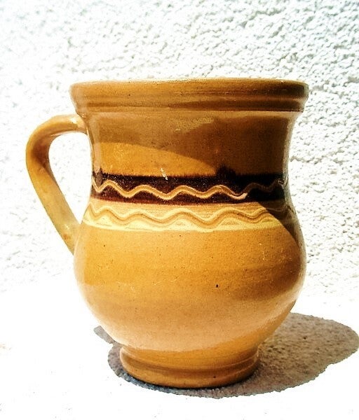 Vintage handgemaakte Hongaarse keramische kan. Slipware (12)