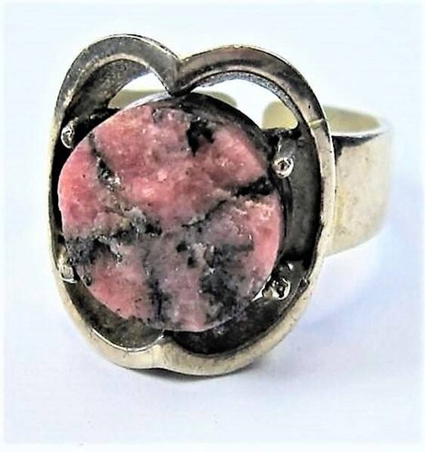 Scandinavische design ring met rhodochrosiet, 925 zilver. Maat variabel. (6368-1473)