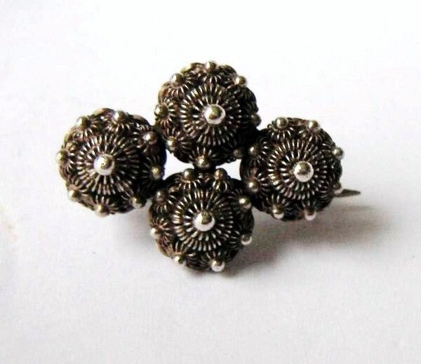 Antieke zilveren Zeeuwse Knop broche – Filigrain (6158-1503)